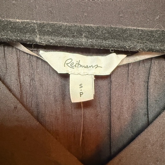 Reitmans - Long-Sleeve V-Neck Tunic with Tiered Hem - Picture 7 of 8